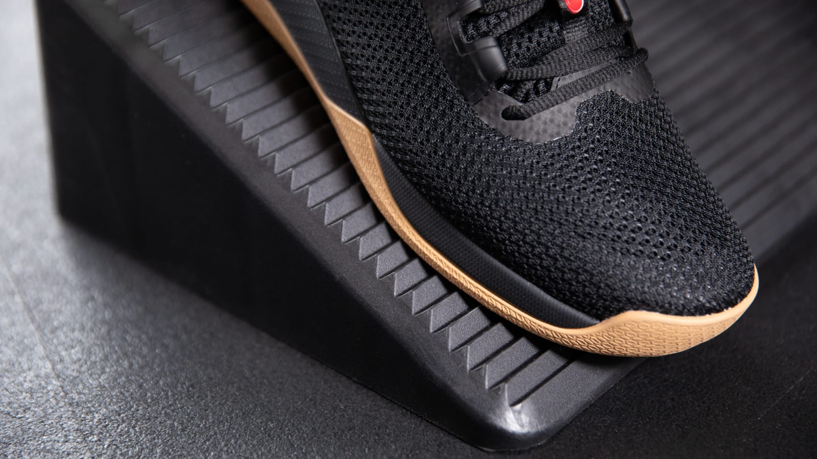 ウエイトトレーニング ROGUE SQUAT WEDGE ウエイトトレーニング ROGUE SQUAT WEDGE Rogue Squat Wedge - Slant